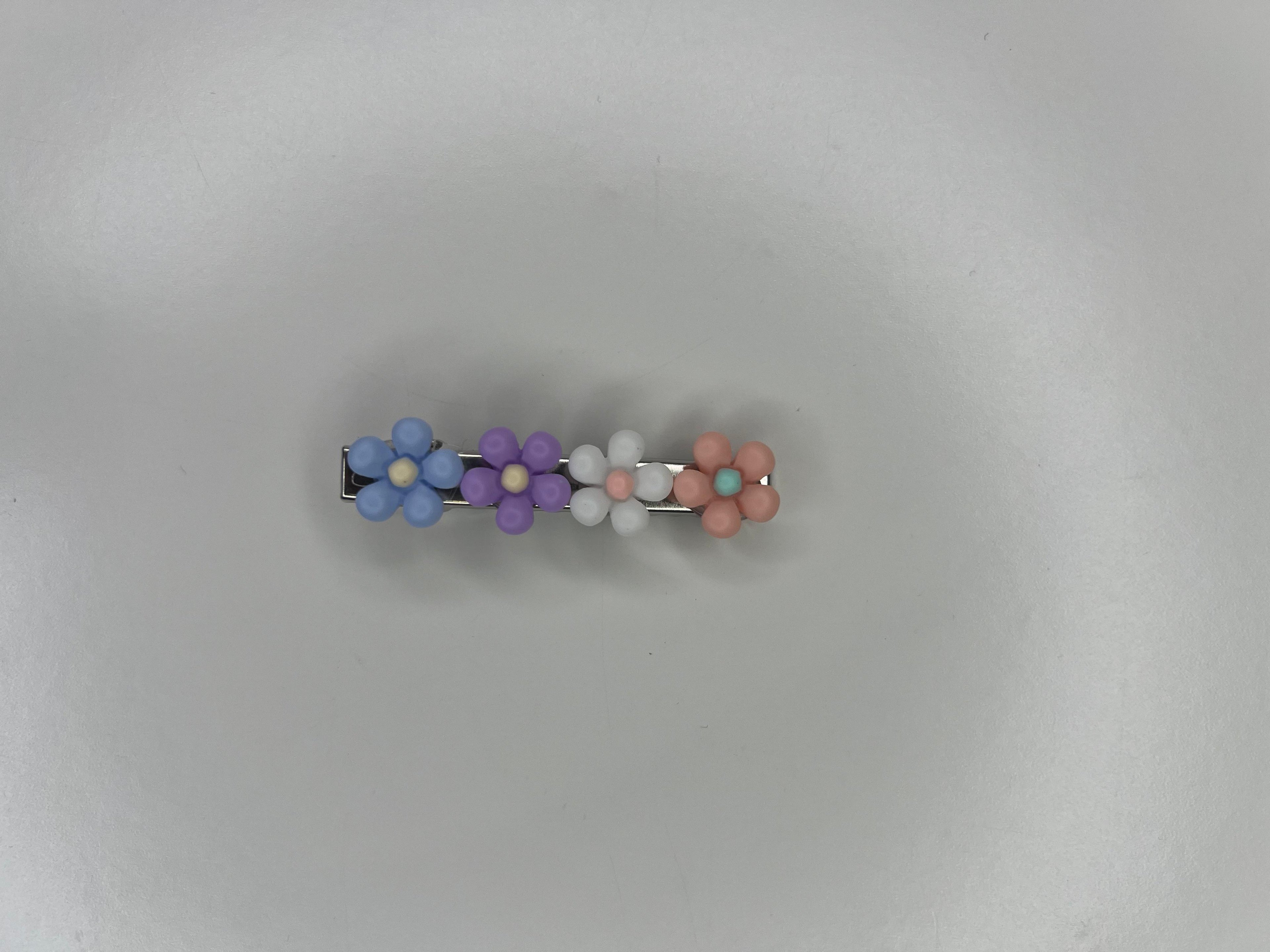 Agrafa cu floricele colorate